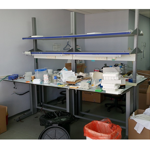 שולחן מעבדה בנ´ץ מרכז / שולחנות מעבדה